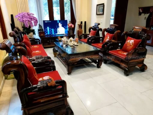 Đệm ghế thêu hoa màu đỏ chữ chiện