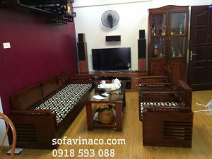 Màu sắc của bộ đệm làm căn phòng trở nên bớt tối hơn