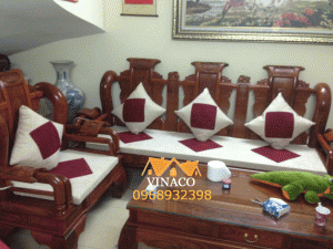 Cả bộ đệm sau khi hoàn thành đã được đặt lên ghế
