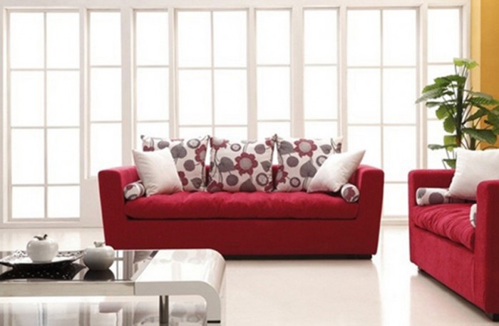 Màu đỏ mang lại nhiều may mắn, rất hợp khi phối lên ghế sofa