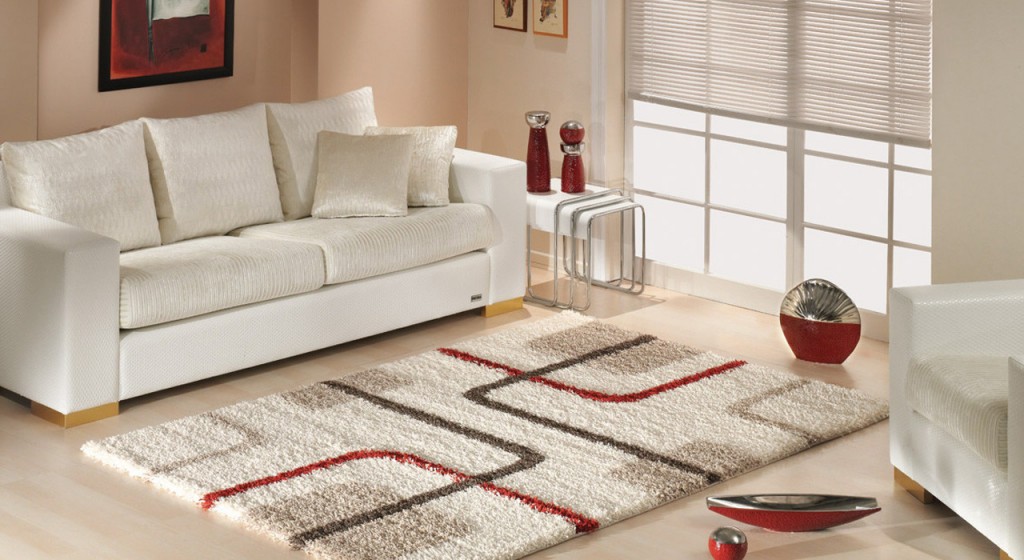 Dùng thảm trang trí sẽ tạo nên điểm thu hút cho phòng khách của bạn