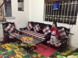 Bộ đệm ghế gỗ mới rất vừa vặn với bộ ghế của gia đình