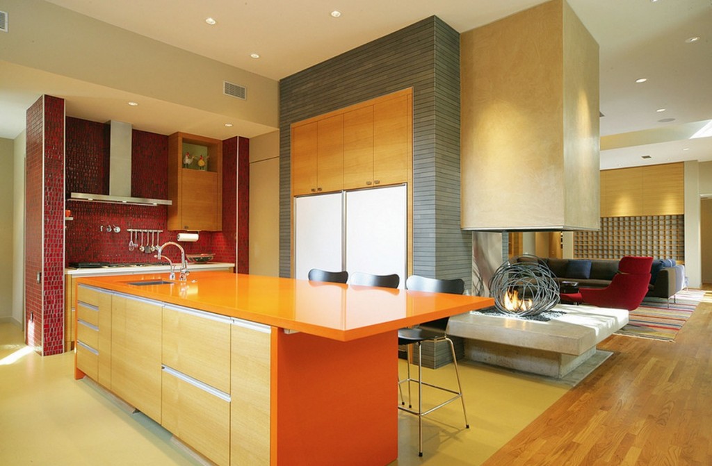 sự kết hợp ba màu vàng đỏ cam sẽ làm nhà bạn không chỉ ấm mà còn rất hợp thẩm mĩ