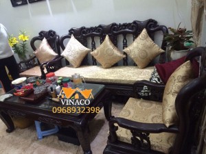 Bộ đệm ghế bằng gấm đã hoàn thành cho ia đình tại Long Biên