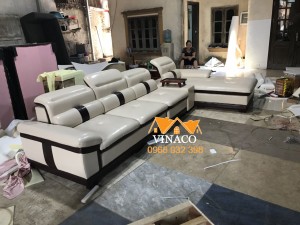 Chất liệu da bóng được bọc ôm khít căng phồng