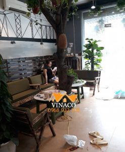 Đệm ghế gỗ đơn giản cho quán cafe ở Mỗ Lao
