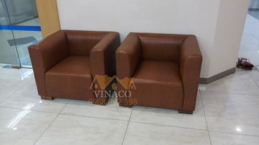 Hai chiếc ghế sau khi được bọc lại - bọc ghế sofa Vinaco