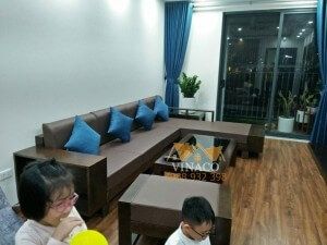 Bộ đệm ghế sofa góc L bằng da được giao đến tận nhà miễn phí cho gia đình chị Hằng