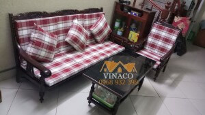 Bộ đệm ghế kẻ caro đã hoàn thành cho nhà bác Hồng ở Tam Trinh