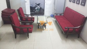 Bộ đệm ghế màu đỏ đô đã làm xong cho bác Phong ở Mễ Trì