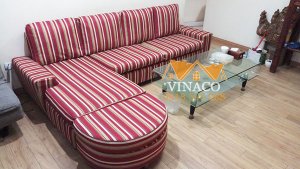 Mặt vải được bọc căng đồng thời đệm cũng đã được co vào để vừa với khung ghế