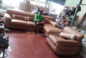 Bộ ghế sofa tại Tam Hiệp đã được bọc da sofa mới tại xưởng của Vinaco
