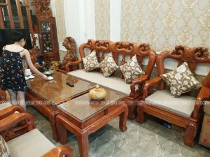Bộ đệm này bao gồm gối và đệm ngồi do gia đình tự chọn chất liệu từ trong ra ngoài