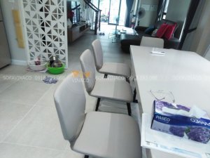 Bộ áo ghế ăn này được làm từ chất da công nghiệp dày và siêu bền