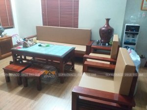 Bộ đệm ghế được làm từ da và đệm mút đàn hồi
