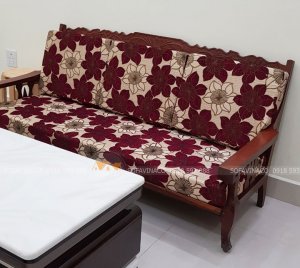 Bộ đệm ghế hoa với họa tiết được thêu rất tinh tế