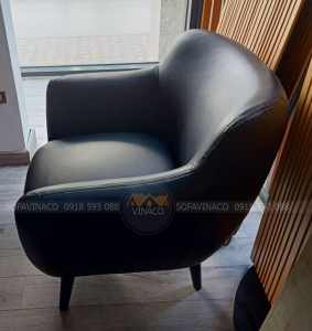Ghế đơn cũng đã được bọc da mới