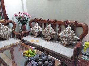 Bộ đệm ghế gỗ giả cổ tại đường Giải Phóng
