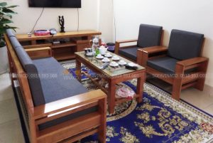 Bộ đệm ghế màu ghi đen đã được giao đến tận nhà cho chị Giang