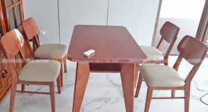 Bộ ghế bàn ăn đã được bọc đệm vỏ da