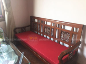Hình ảnh bộ đệm ghế gỗ được chị Quỳnh chụp và gửi lại cho Vinaco