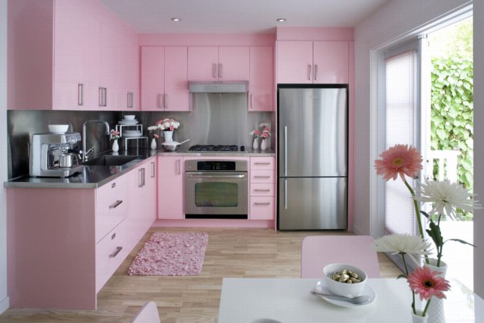 Phòng bếp với gam màu hồng cho không gian thêm đẹp