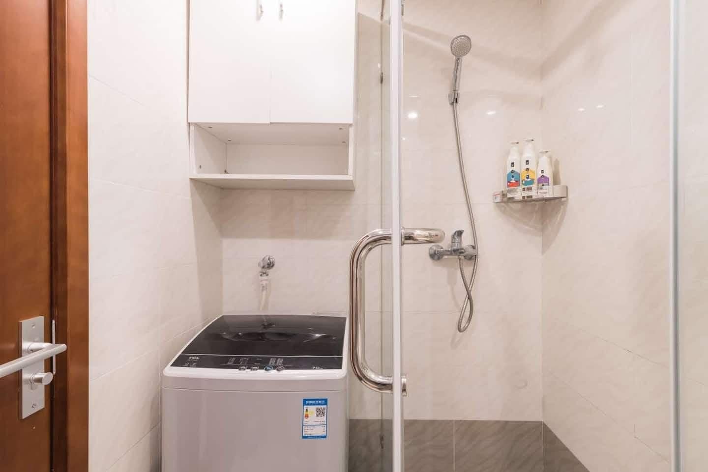 Phòng tắm đơn giản, đầy đủ và tiện nghi 
