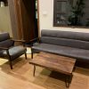 Bộ ghế sofa gỗ được thay lớp da mới tại chung cư Lâm Viên