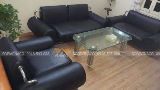 Công trình ghế sofa đã được nhân viên Vinaco bọc xong tại nhà chị Huệ tại Phú diễn, Hà Nội