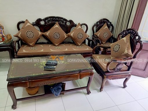 Đệm ghế thêu vi tính màu nâu cho khách hàng tại Hoàng Mai, Hà Nội
