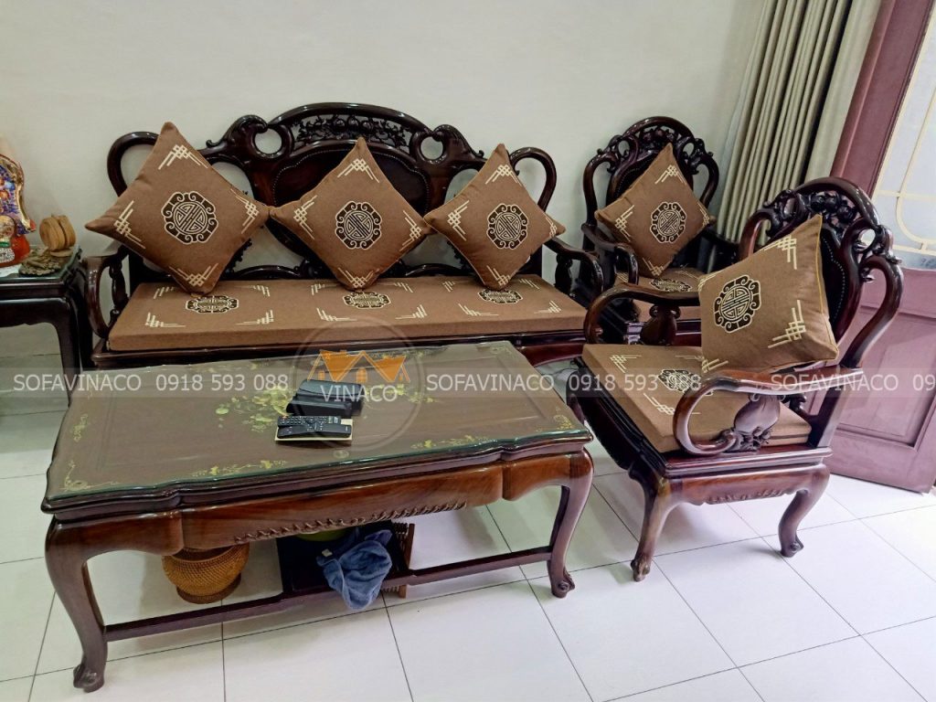 Đệm ghế thêu chữ thọ màu nâu cho khách hàng tại Hoàng Mai, Hà Nội