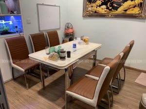 Bộ ghế ăn đã được bọc lại da mới vô cùng sạch đẹp