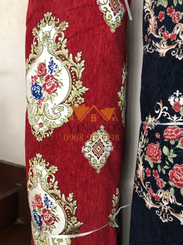 Mẫu vải hoa văn cổ điển thường được làm đệm cho ghế đồng kỵ, kiểu cổ
