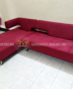 Ghế sofa của chú Lưu tại Hoàng Hoa Thám với chất liệu vải bọc soho màu đỏ đang mang đến cho không gian mới mẻ đầy sang trọng