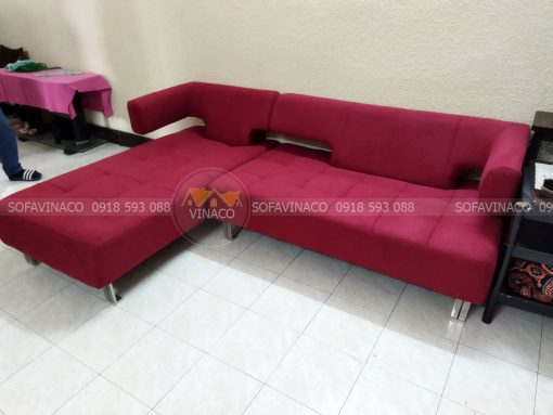 Ghế sofa của chú Lưu tại Hoàng Hoa Thám với chất liệu vải bọc soho màu đỏ đang mang đến cho không gian mới mẻ đầy sang trọng