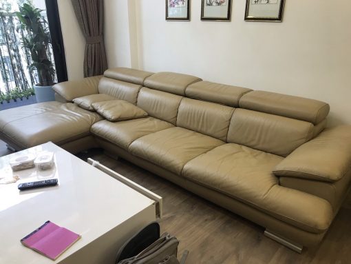 Hình ảnh thực tế bộ sofa da thật bị bai dão và xập xệ của khách hàng tại Ngoại Giao Đoàn