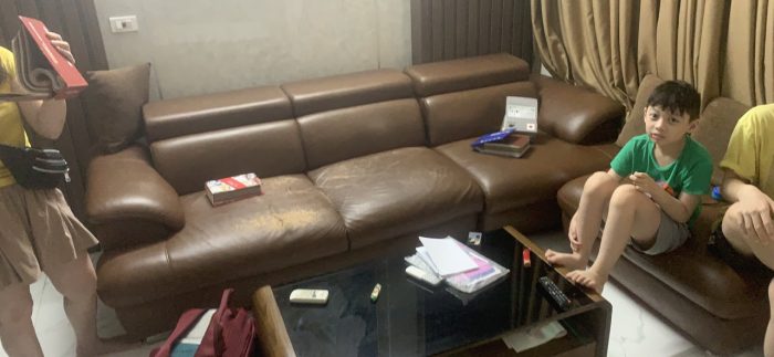 Bộ ghế sofa bị nứt mặt ngồi của khách hàng ở Hà Đông