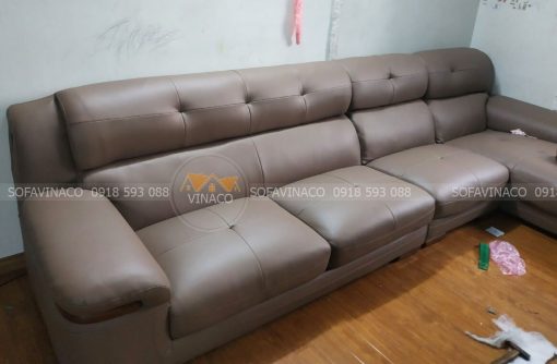 Một bộ sofa với lớp vỏ bọc mới đem đến cho không gian thêm sang trọng, hiện đại