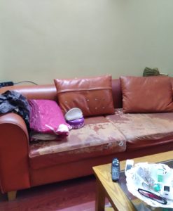 Bộ ghế sofa da bị mòn da của khách hàng ở Yên Hòa, Cầu Giấy