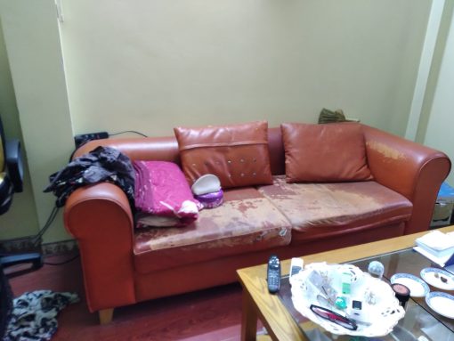 Bộ ghế sofa da bị mòn da của khách hàng ở Yên Hòa, Cầu Giấy