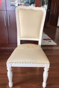 Ghế ăn sau khi được bọc da mới