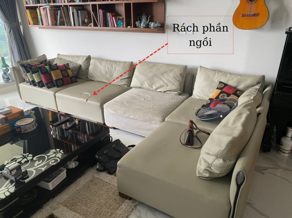 Bộ ghế sofa của gia đình khách bị rách mảng ở phần ngồi