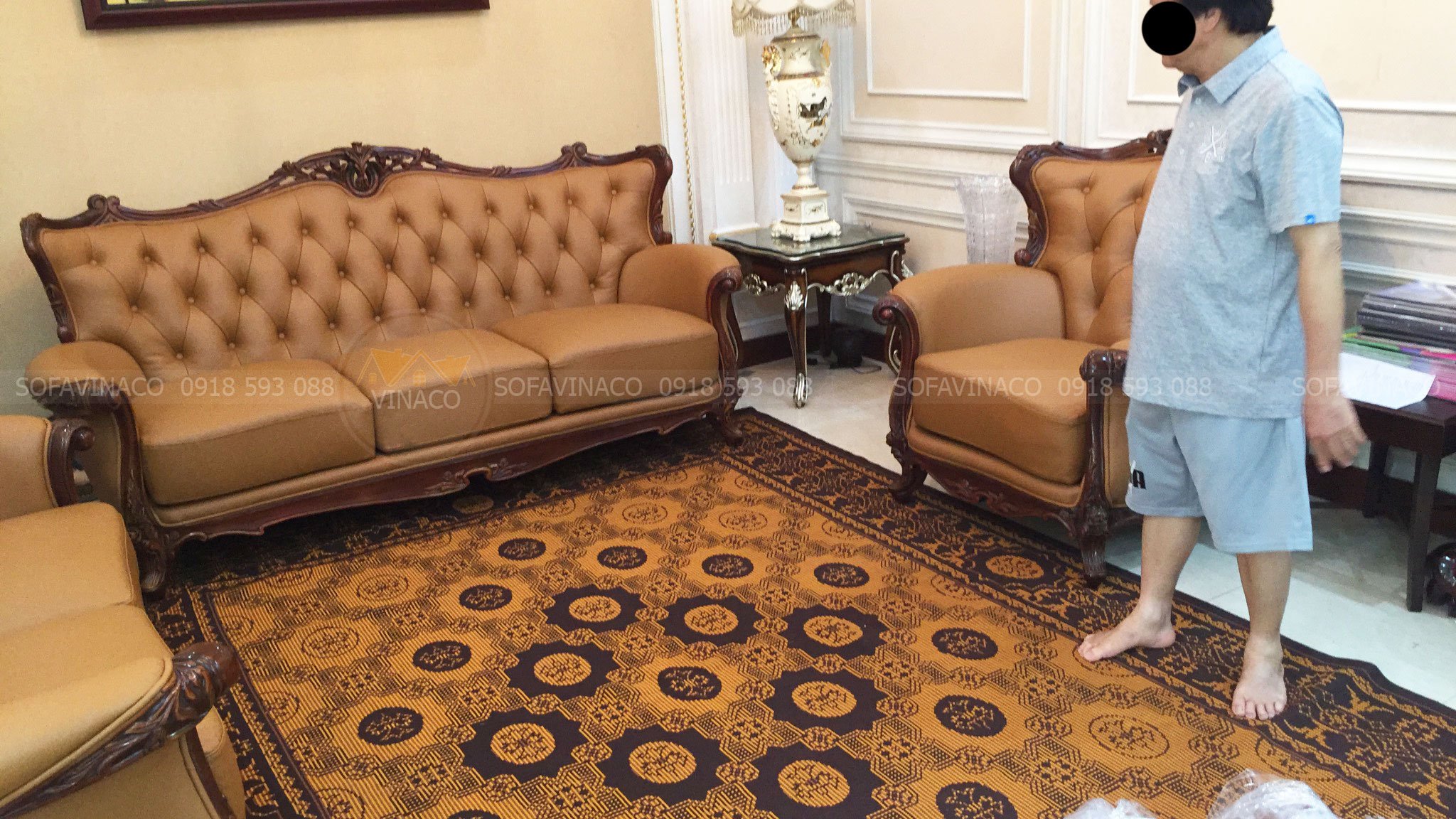 Bộ ghế sofa tân cổ điển đã được bọc 100% da thật của khách hàng tại Yên Hòa