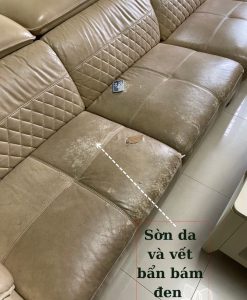 Cận cảnh ghế sofa bị bong chóc và bẩn của khách tại P. Tố Hữu