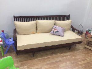 Bộ đệm ghế gỗ lim xưa cho khách hàng tại Xuân Thủy đã được bàn giao đến tận tay