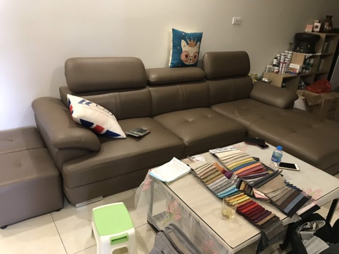 Bộ ghế sofa bị rách của khách hàng ở Đặng Thùy Trâm