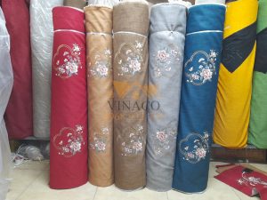 Mẫu vải thêu họa tiết hoa hồng đẹp nhẹ nhàng