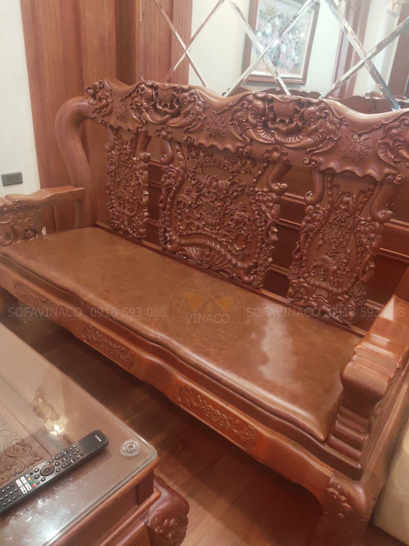 Bộ đệm ghế gỗ giả cổ bằng da đã được làm xong cho khách tại Hưng Yên