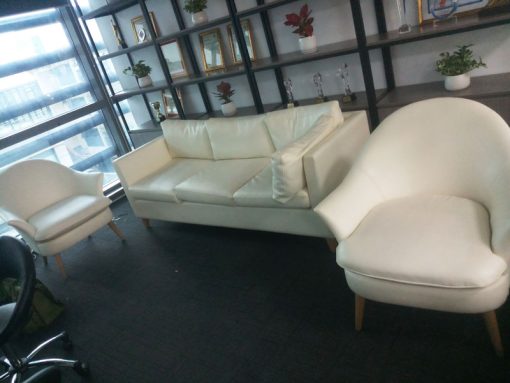 Bộ ghế sofa màu trắng của khách hàng ở Hà Đông