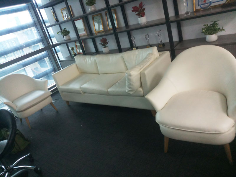 Bộ ghế sofa màu trắng của khách hàng ở Hà Đông